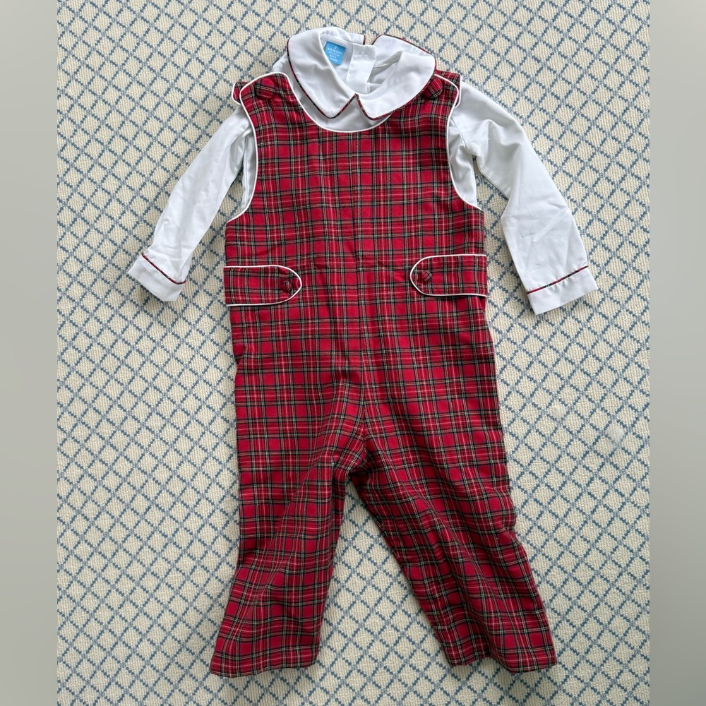 Anavini Red Plaid Longall and white collared shirt with matching plaid piping